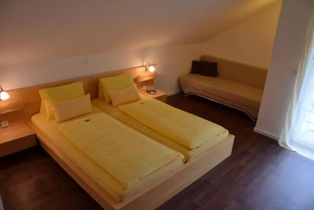 Penzion Gaestehaus Waldblick Fürstenfeld