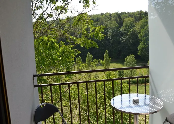 Gaestehaus Waldblick Penzion Fürstenfeld